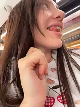 Foto porno Sex online cu BallerinaCappuccino_ pe KUR.ro