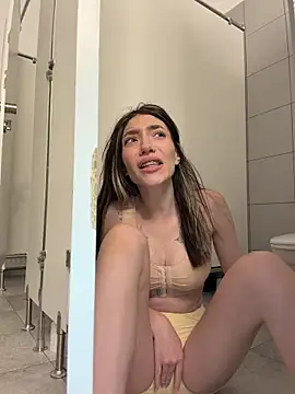Foto porno Sex online cu BallerinaCappuccino_ pe KUR.ro