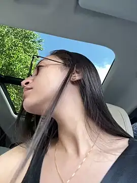 Foto porno Nebunii pe chat marca BelleLouiseVp pe KUR.ro
