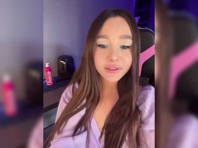 Fantezii cu BloomJuliette pe BongaCams