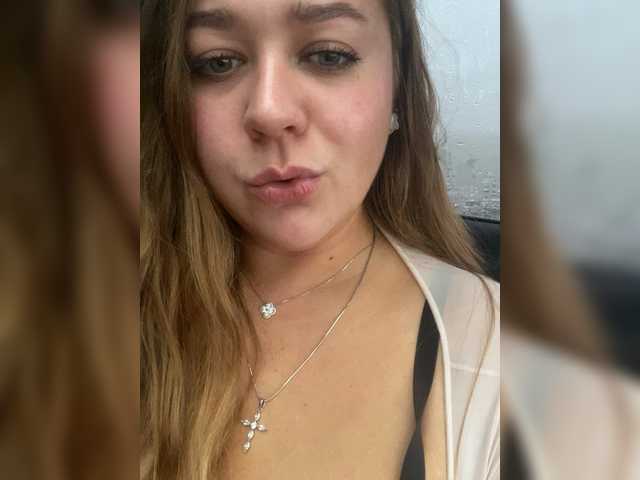 Foto porno Bonne-Aurore ne arata tot la camera pe KUR.ro