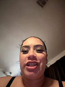 Foto porno Nebunii pe chat marca CarmelaAnthony pe KUR.ro