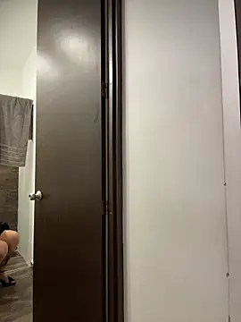 Foto porno Ganduri murdare cu Carolina_Novoa pe KUR.ro