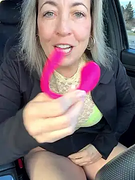 Foto porno Cherry-red-xo se dezbraca la web pe StripChat pe KUR.ro