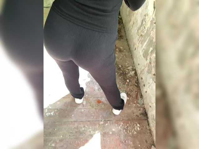 Foto porno Crazy-lady ne arata tot la camera pe KUR.ro