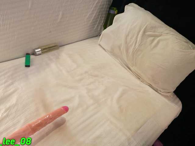 Foto porno CreaM-Baby se dezbraca la web pe BongaCams pe KUR.ro