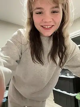 Foto porno Nebunii pe chat marca Cutiepiespanks pe KUR.ro