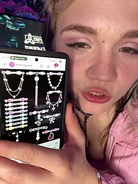 Foto porno Nebunii pe chat marca Cutiepiespanks pe KUR.ro