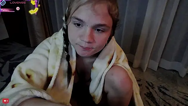 Foto porno Cutiepiespanks se dezbraca la web pe StripChat pe KUR.ro