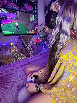 Foto porno Nebunii pe chat marca Cutiepiespanks pe KUR.ro