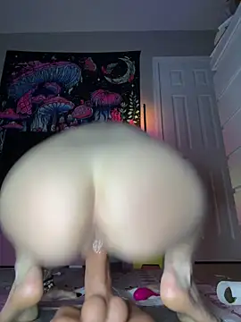 Foto porno Nebunii pe chat marca Cutiepiespanks pe KUR.ro