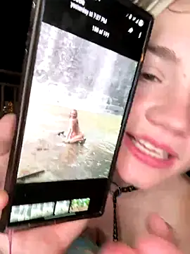 Foto porno Cutiepiespanks se dezbraca la web pe StripChat pe KUR.ro