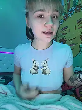 Foto porno Nebunii pe chat marca Cutiepiespanks pe KUR.ro