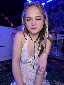 Foto porno Cutiepiespanks se dezbraca la web pe StripChat pe KUR.ro