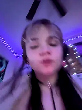 Foto porno Nebunii pe chat marca Cutiepiespanks pe KUR.ro