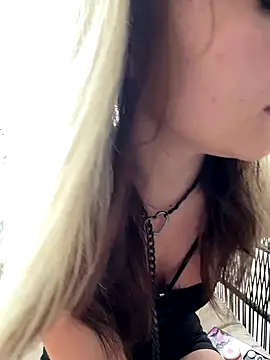 Foto porno Cutiepiespanks se dezbraca la web pe StripChat pe KUR.ro