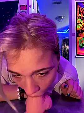 Foto porno Cutiepiespanks se dezbraca la web pe StripChat pe KUR.ro