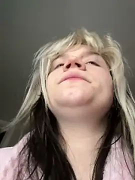 Foto porno Nebunii pe chat marca Cutiepiespanks pe KUR.ro
