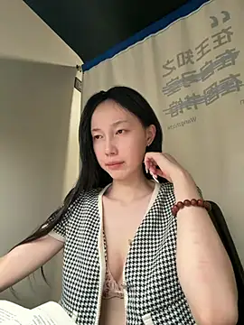 Foto porno Fantezii cu DD-5200 pe StripChat pe KUR.ro