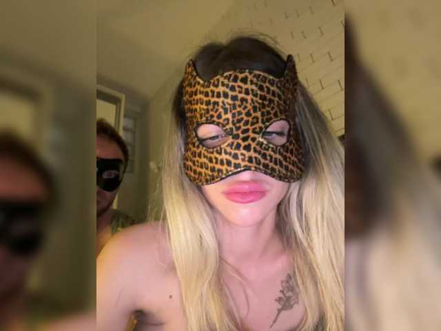 Foto porno Dgentelmen001 se dezbraca la web pe BongaCams pe KUR.ro