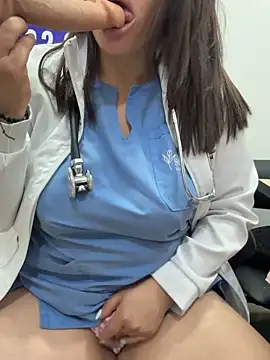 Dr_Nathalia_28 ne arata tot la camera