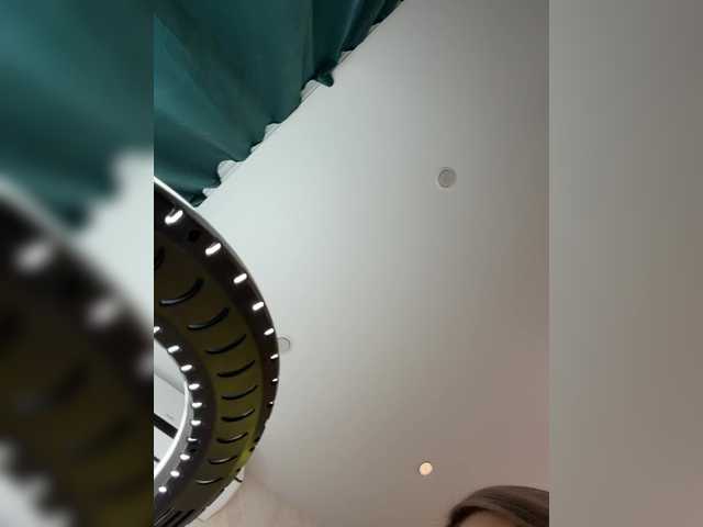 Foto porno Ellidi se dezbraca la web pe BongaCams pe KUR.ro