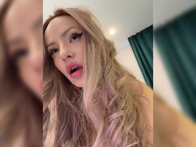 Foto porno Ellidi se dezbraca la web pe BongaCams pe KUR.ro