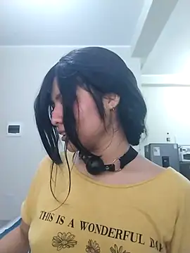 Foto porno Elsa_sweet descoperita pe video chat pe KUR.ro