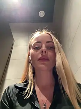 Foto porno Nebunii pe chat marca EmaSalis pe KUR.ro