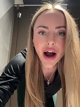 Foto porno Nebunii pe chat marca EmaSalis pe KUR.ro