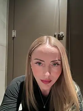 Foto porno Nebunii pe chat marca EmaSalis pe KUR.ro
