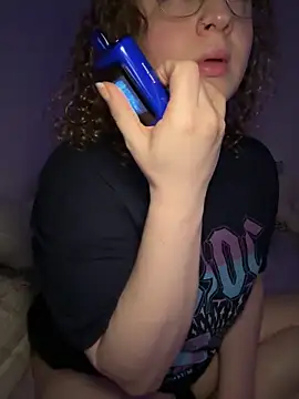 Foto porno Ce sexy este EmmieRae pe KUR.ro