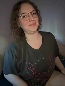 Foto porno Ce sexy este EmmieRae pe KUR.ro