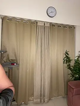 Foto porno Ce sexy este Evequinn pe KUR.ro