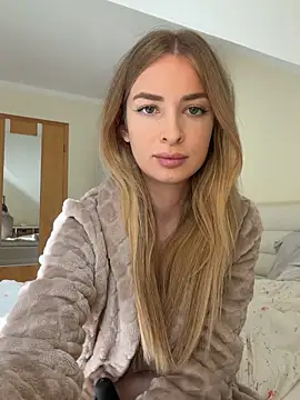 Foto porno Ce sexy este EvieEvans pe KUR.ro