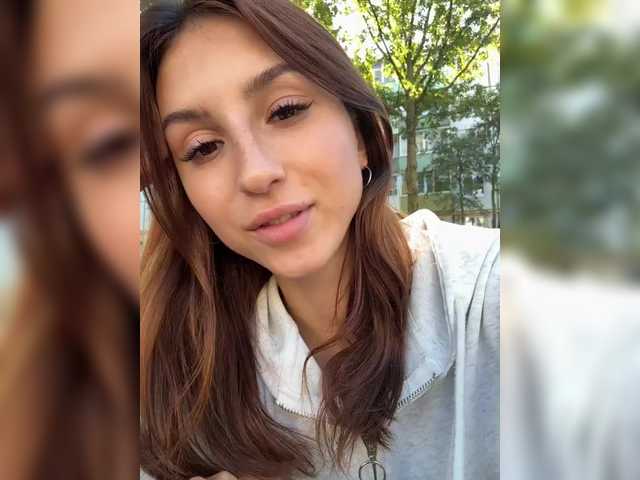 Foto porno Discutii intime cu EwaBrown pe KUR.ro