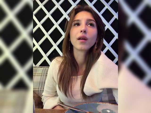 Foto porno EwaBrown ne arata tot la camera pe KUR.ro