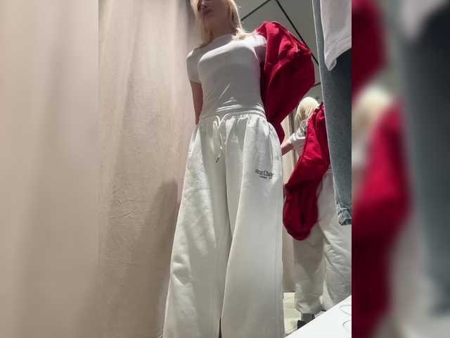 Foto porno EwaBrown ne arata tot la camera pe KUR.ro