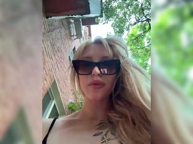 Foto porno EwaBrown ne arata tot la camera pe KUR.ro