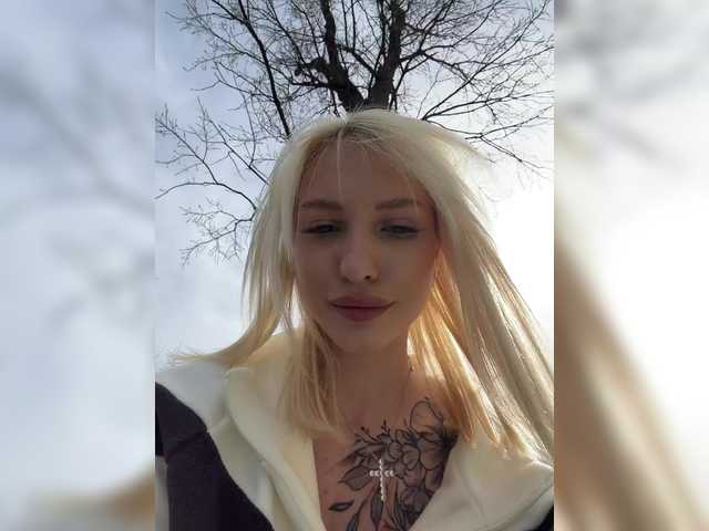 Foto porno EwaBrown ne arata tot la camera pe KUR.ro