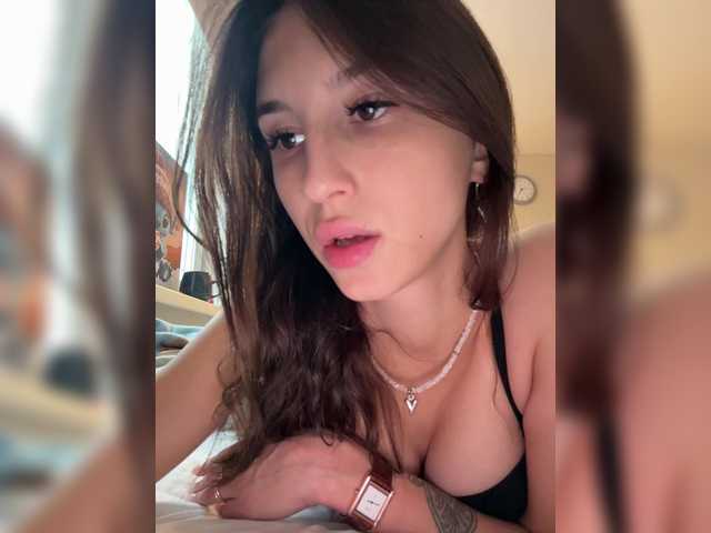 Foto porno EwaBrown ne arata tot la camera pe KUR.ro