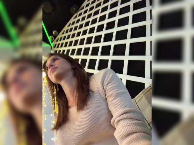 Foto porno EwaBrown ne arata tot la camera pe KUR.ro