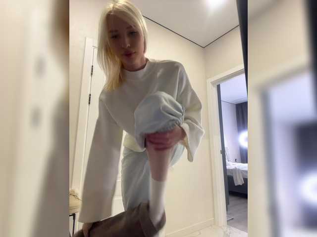 Foto porno EwaBrown ne arata tot la camera pe KUR.ro