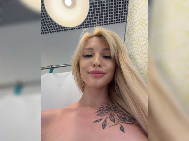 Foto porno EwaBrown ne arata tot la camera pe KUR.ro