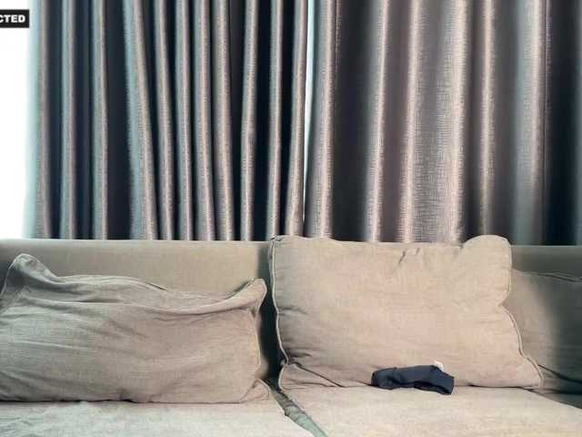 Foto porno FlyingDutchmana ne arata tot la camera pe KUR.ro