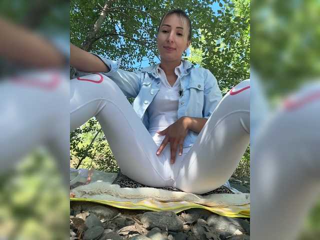 Foto porno Great-Karina se dezbraca la web pe BongaCams pe KUR.ro
