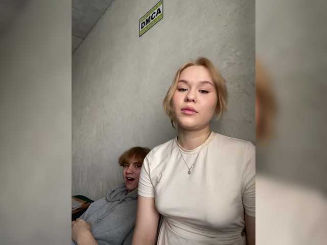 Foto porno HoneySavage se dezbraca la web pe BongaCams pe KUR.ro