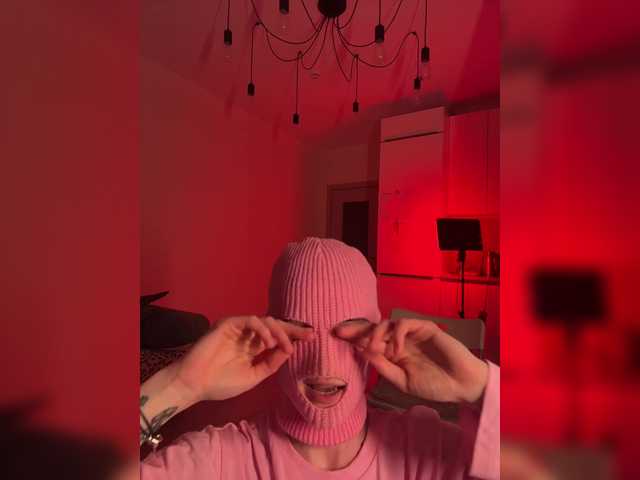 Foto porno HoneyVenoom se dezbraca la web pe BongaCams pe KUR.ro