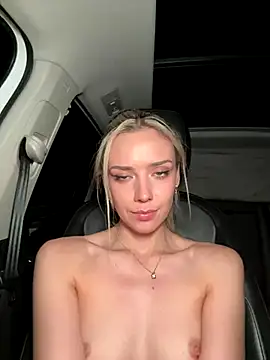 Album foto porno HopeHeaven se dezbraca la web pe StripChat