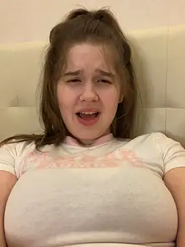 Foto porno Nebunii pe chat marca HornyGirlH pe KUR.ro
